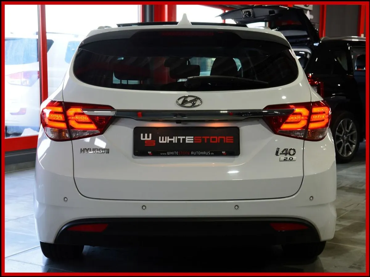 HYUNDAI i40 - Bild 8