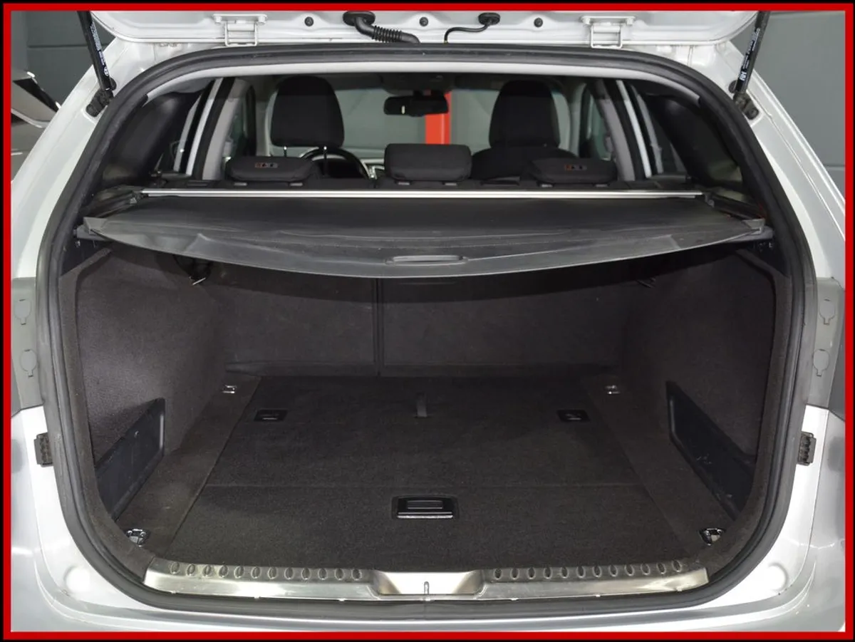 HYUNDAI i40 - Bild 17