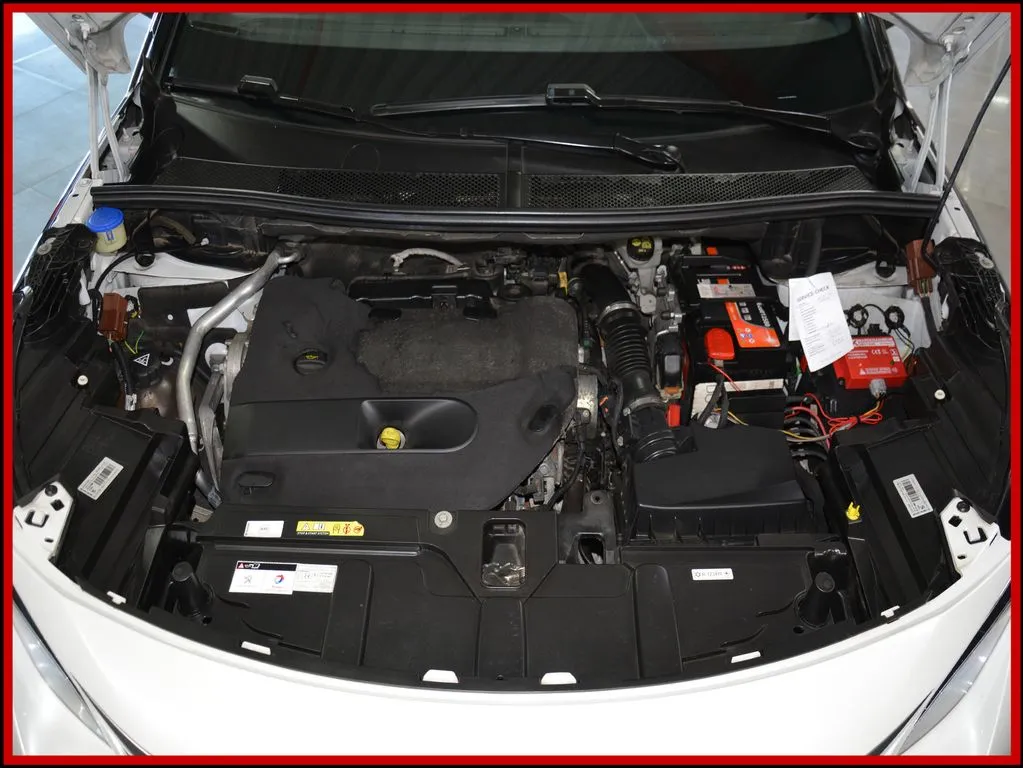 PEUGEOT 5008 - Bild 24