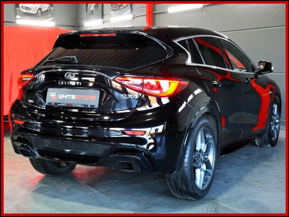 INFINITI Q30 - Bild 9