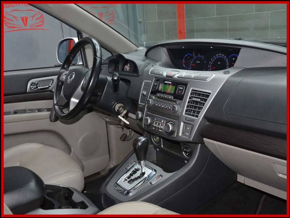 SSANGYONG Rodius - Bild 11