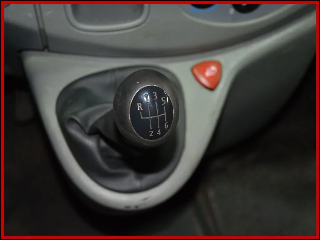 RENAULT Trafic - Bild 13