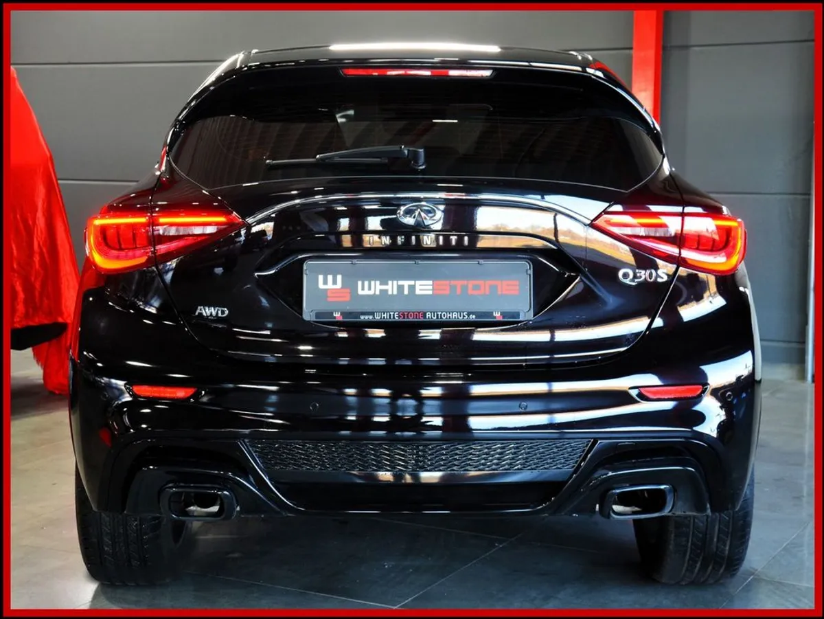 INFINITI Q30 - Bild 8