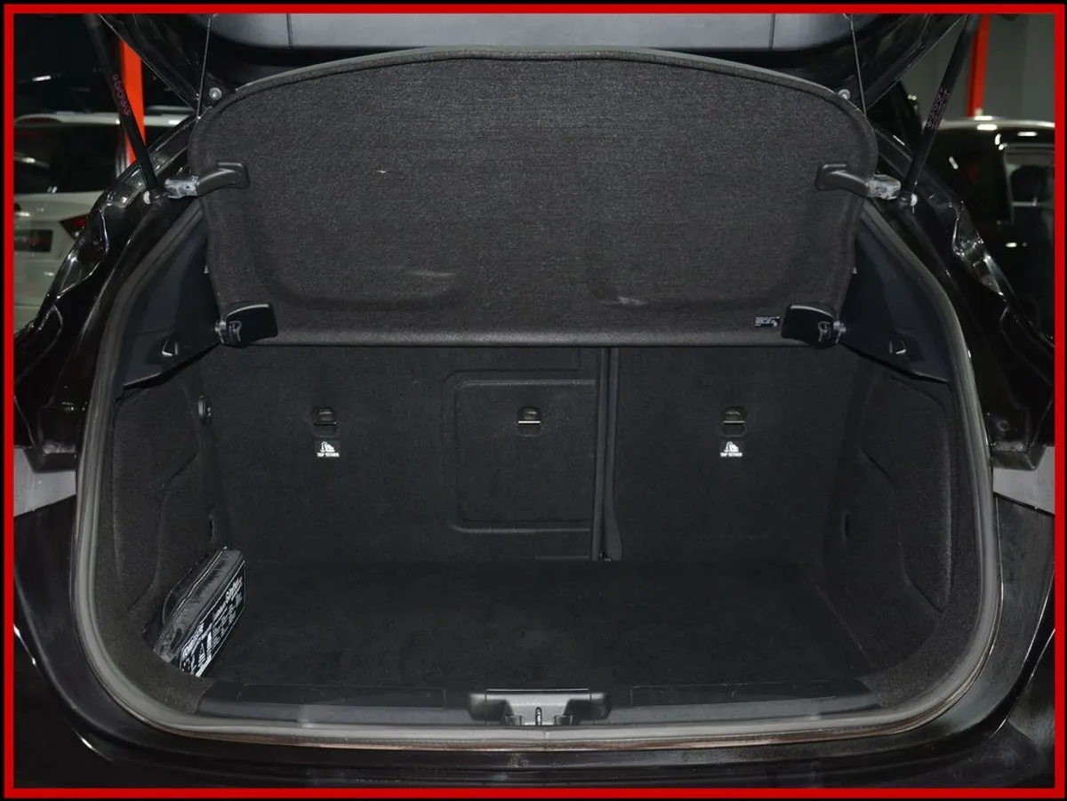 INFINITI Q30 - Bild 16